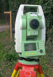 electronic total station survey instrument